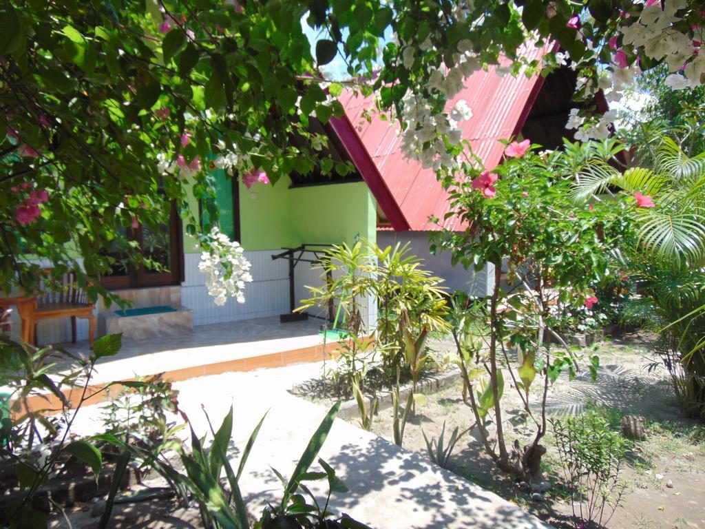 Brother Bungalow Gili Trawangan Exterior photo