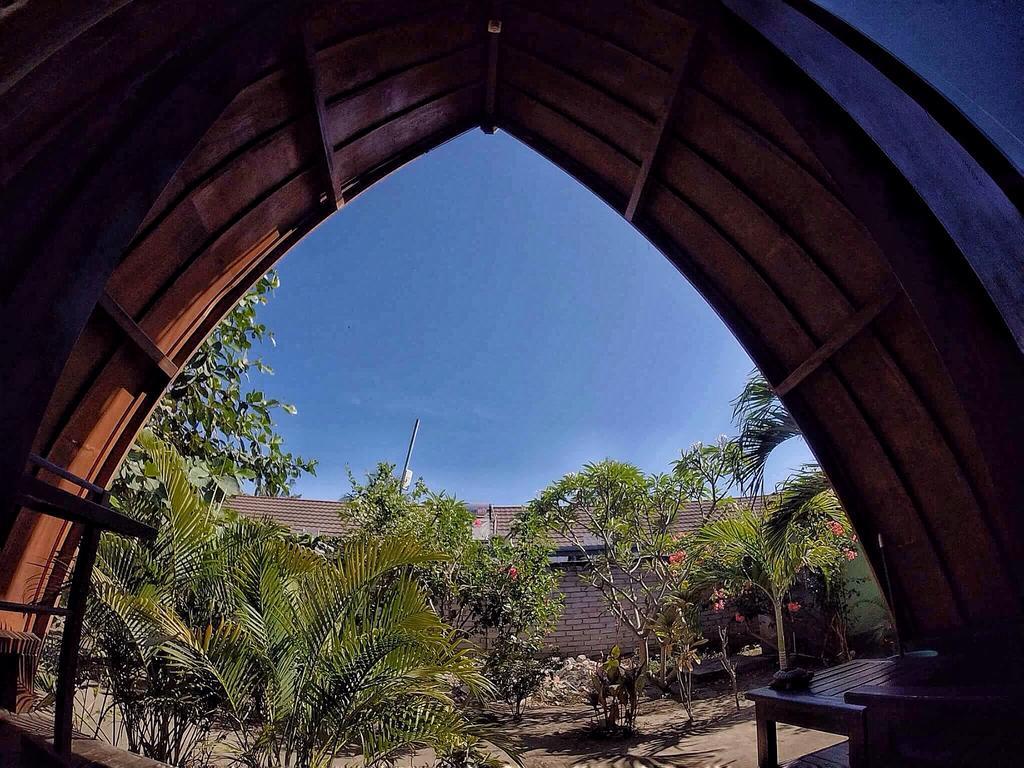 Brother Bungalow Gili Trawangan Exterior photo